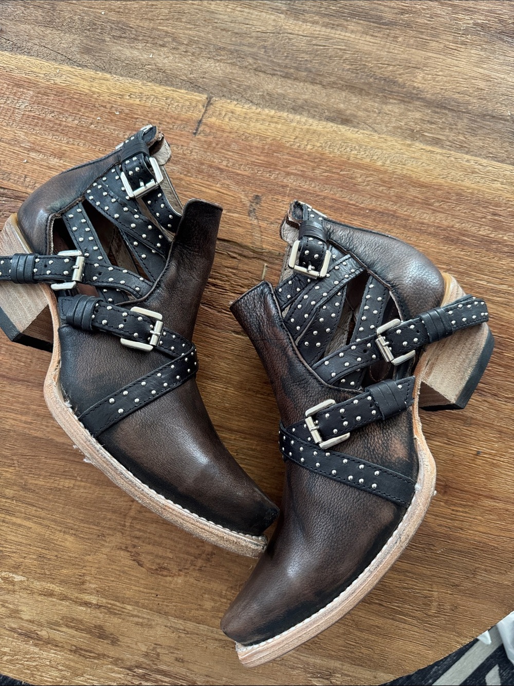 FreeBird Wasp Booties size 8